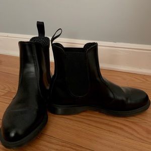 Dr Martens 2976 Mono Smooth Leather Chelsea Boots